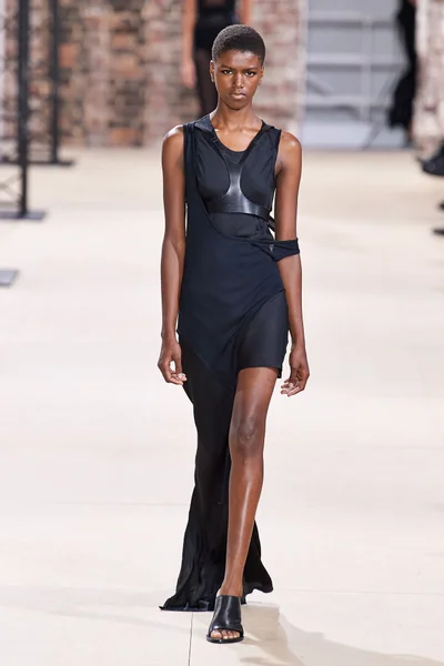 Look 17